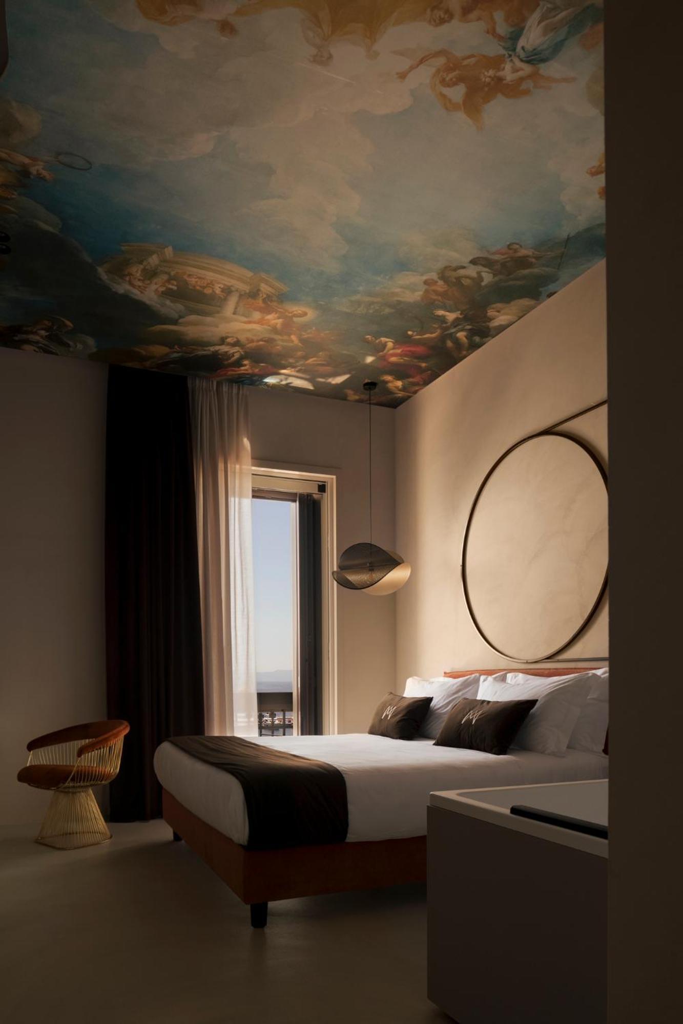 Demetra Luxury Suites เนเปิลส์ ภายนอก รูปภาพ