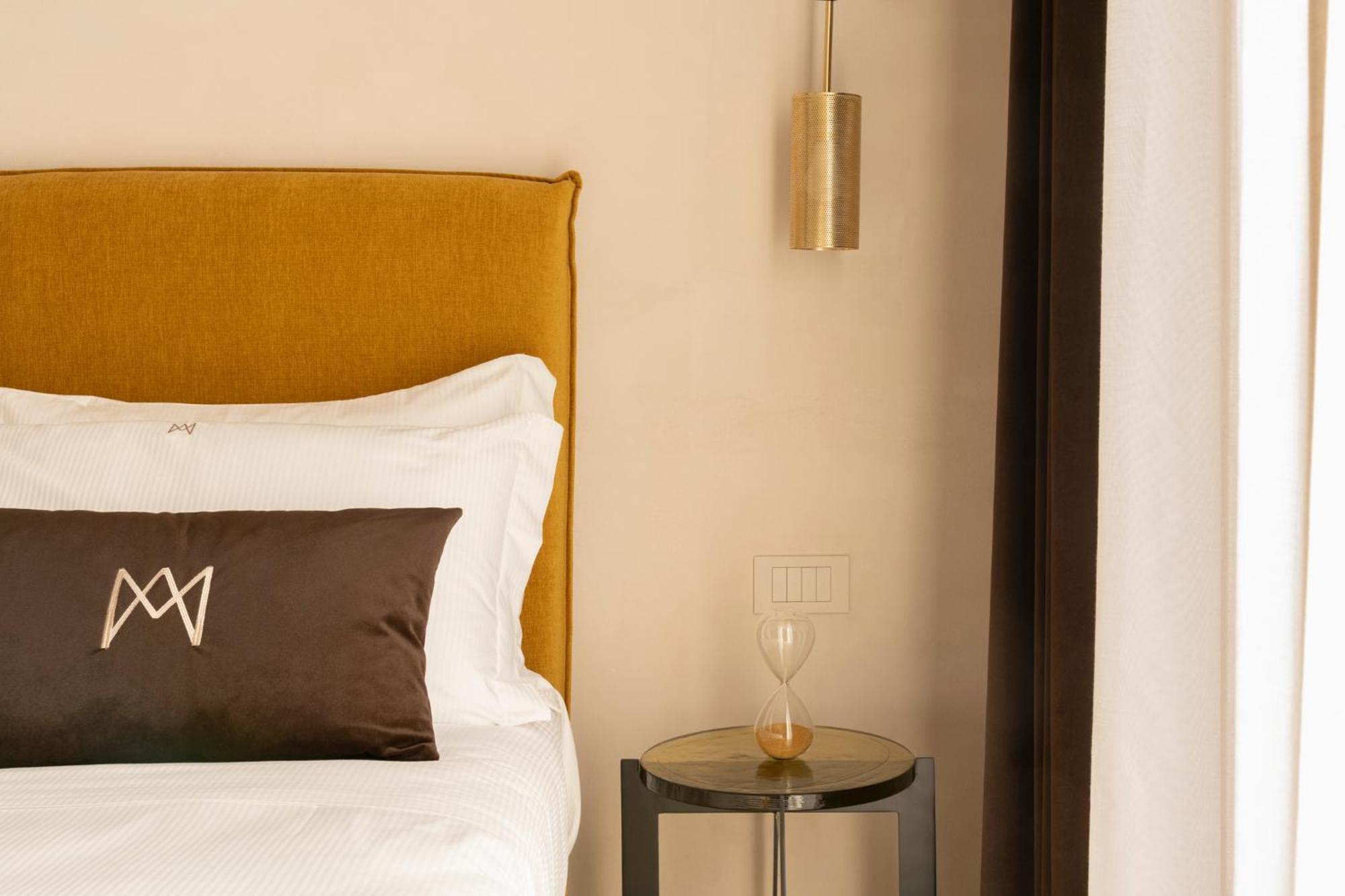Demetra Luxury Suites เนเปิลส์ ภายนอก รูปภาพ