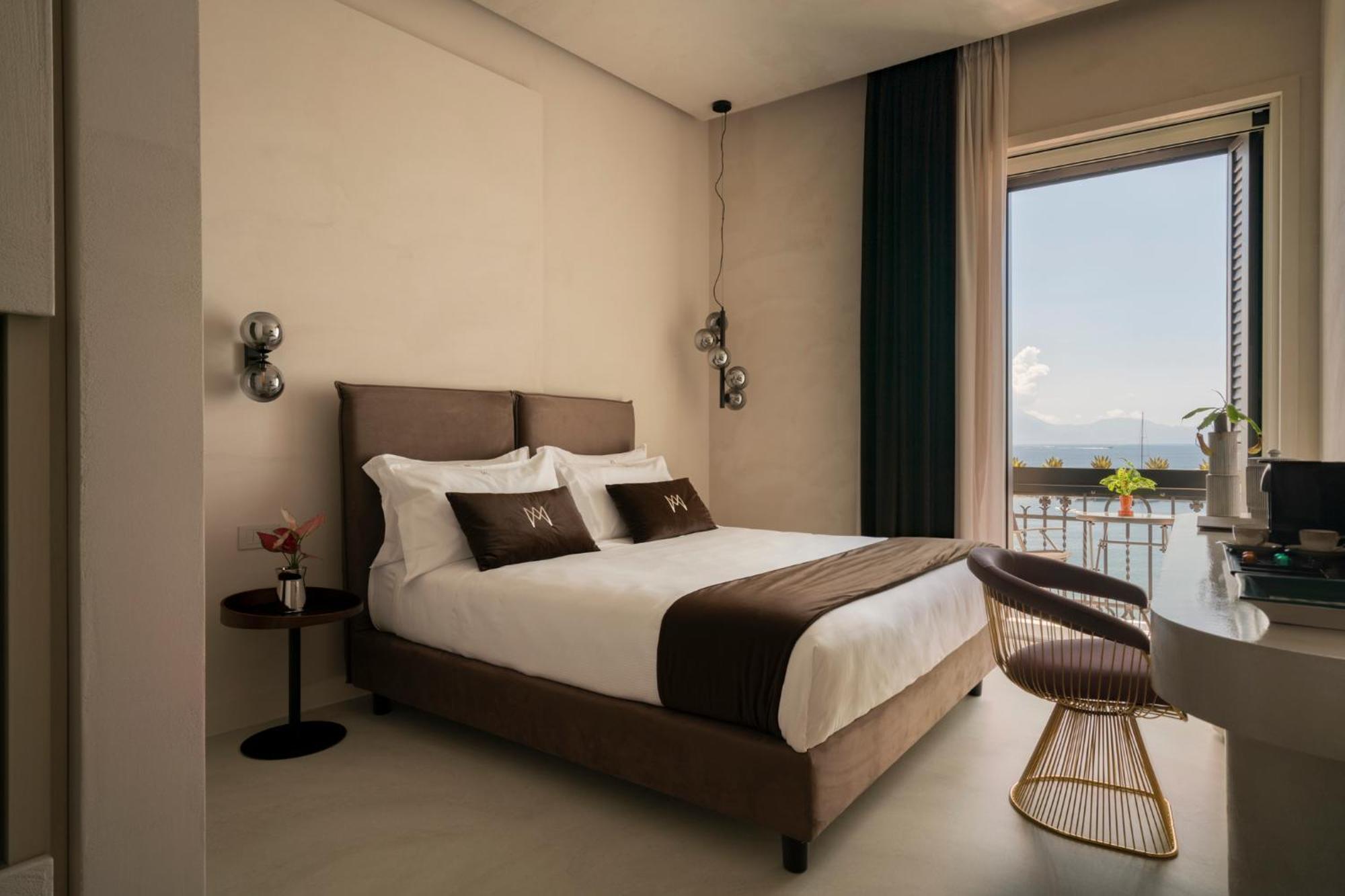 Demetra Luxury Suites เนเปิลส์ ภายนอก รูปภาพ